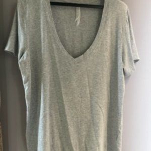 Aritzia Group by Babaton Foundation V-Neck T-Shirt